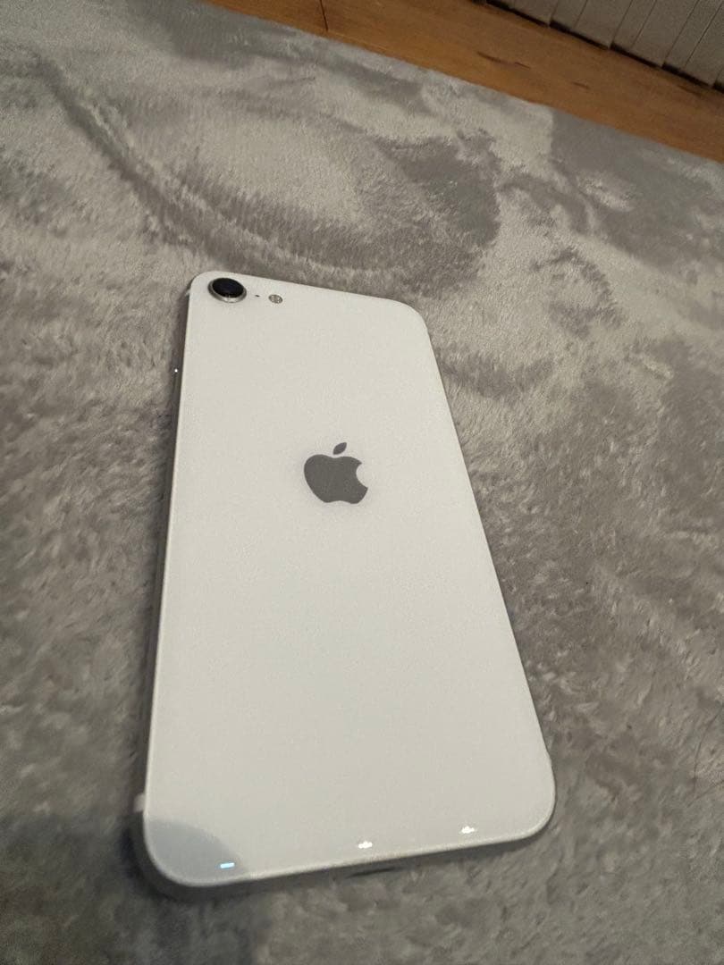 Apple iPhone SE（第2世代） 128GB ホワイト