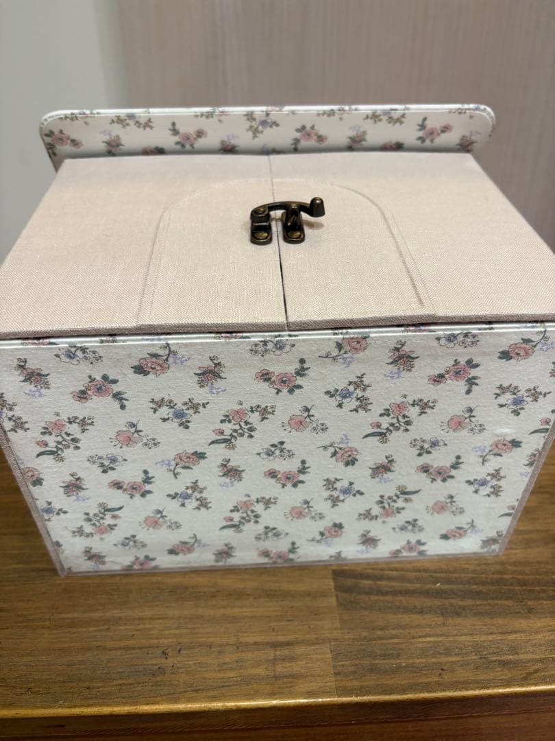 ハウス型ドールクローゼット