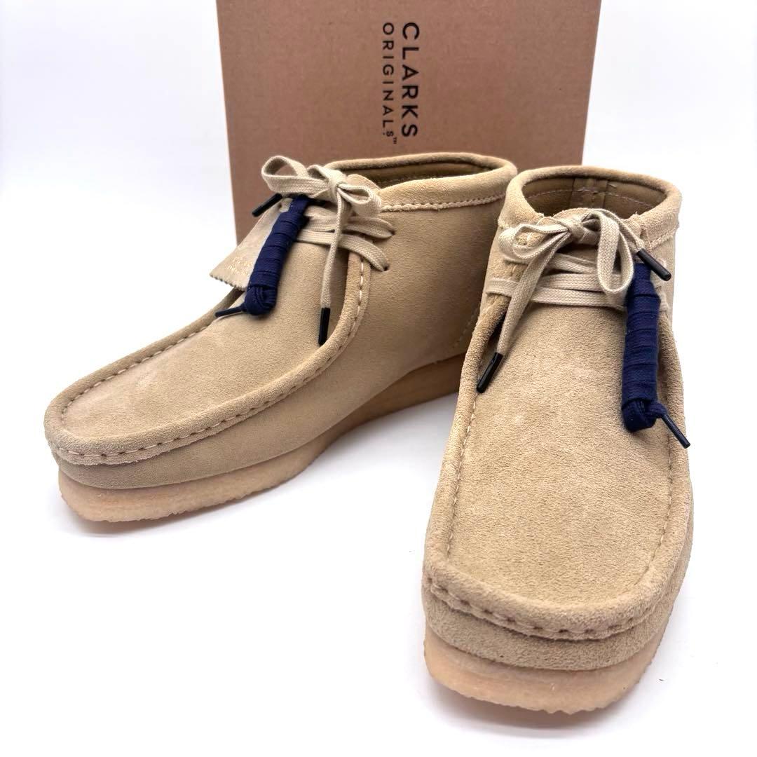 ✨新品✨クラークス　ワラビー　スエード　ベージュ　27.5cm　替え紐　箱付き