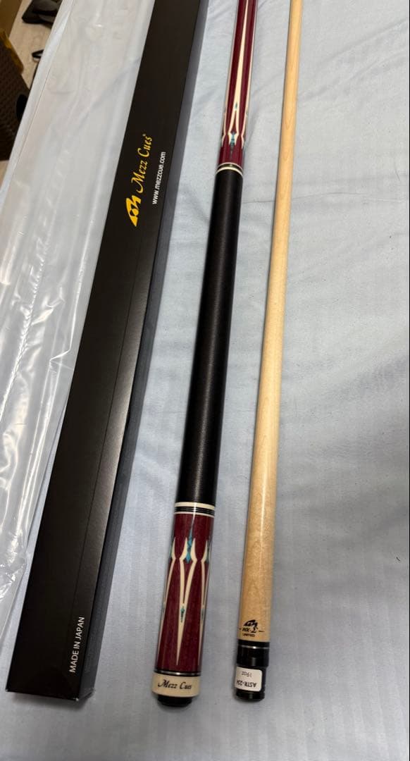 ビリヤードキュ