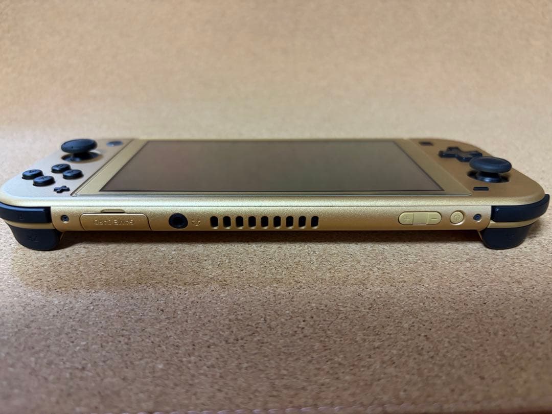 Nintendo Switch Lite ゼルダの伝説デザイン