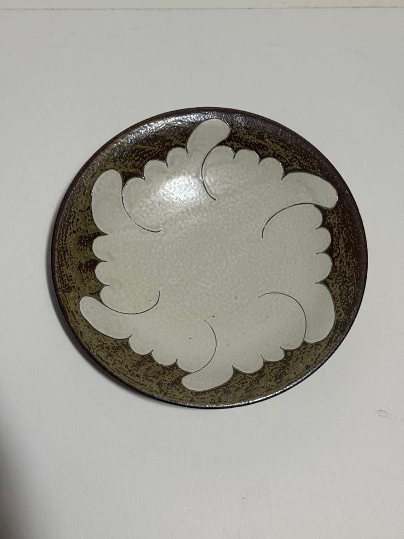 岩井窯 山本教行 掻落牡丹　8寸皿