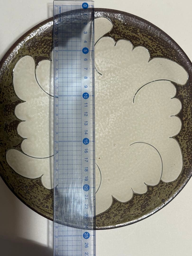 岩井窯 山本教行 掻落牡丹　8寸皿