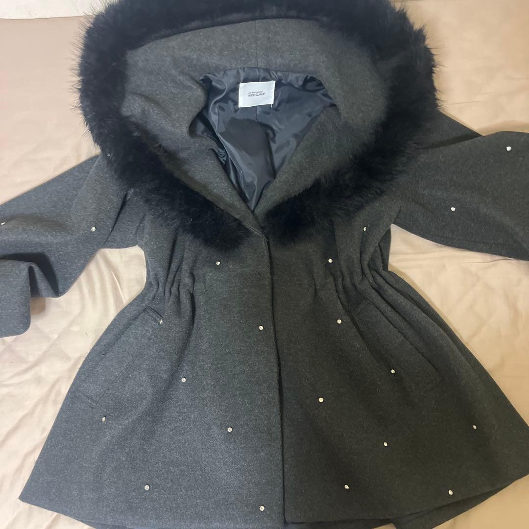 ビジュー付き女の子コート　チャコールグレー ファー付きフード ミドル丈