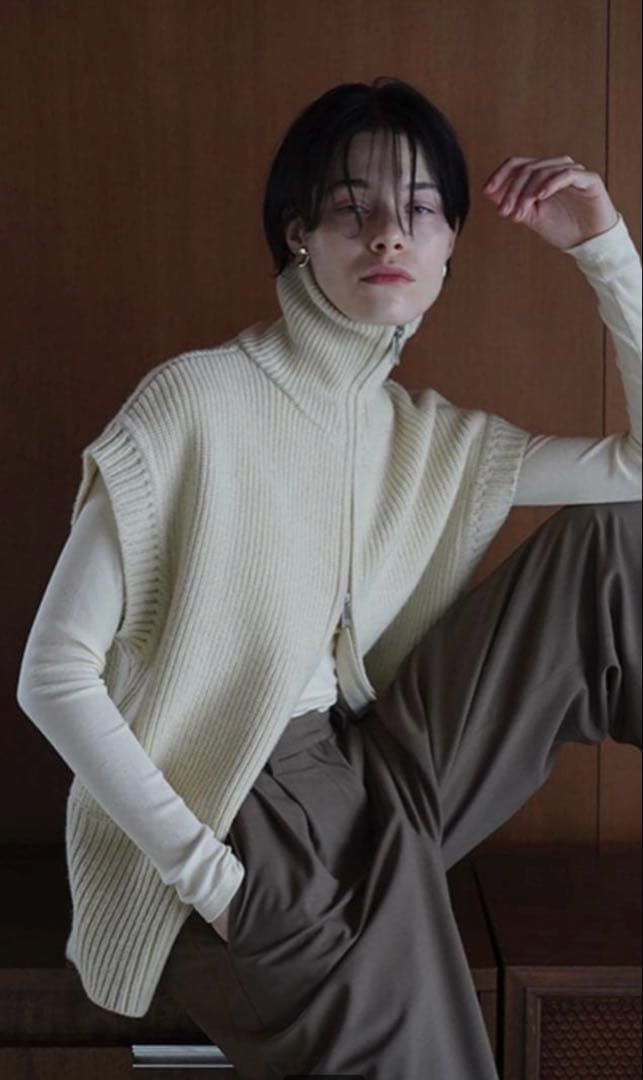 みんです　 clane zipcollarknitvest サイズ2