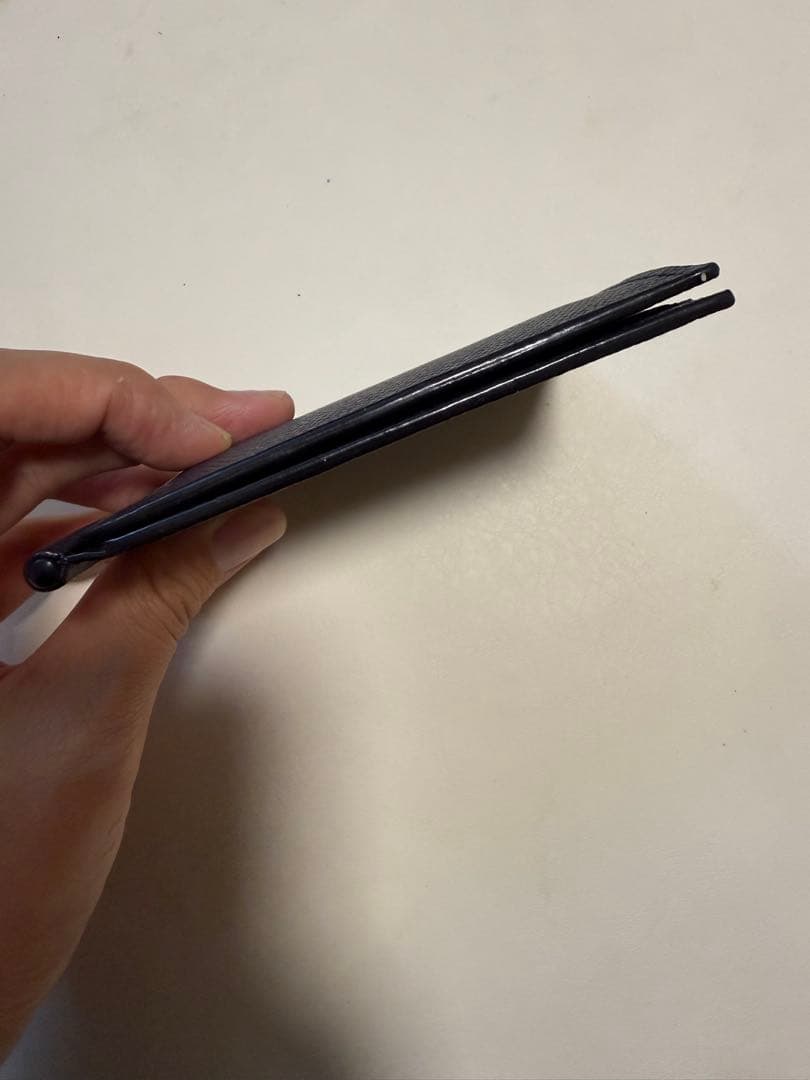 くるよん　Valextra ネイビー 二つ折り財布