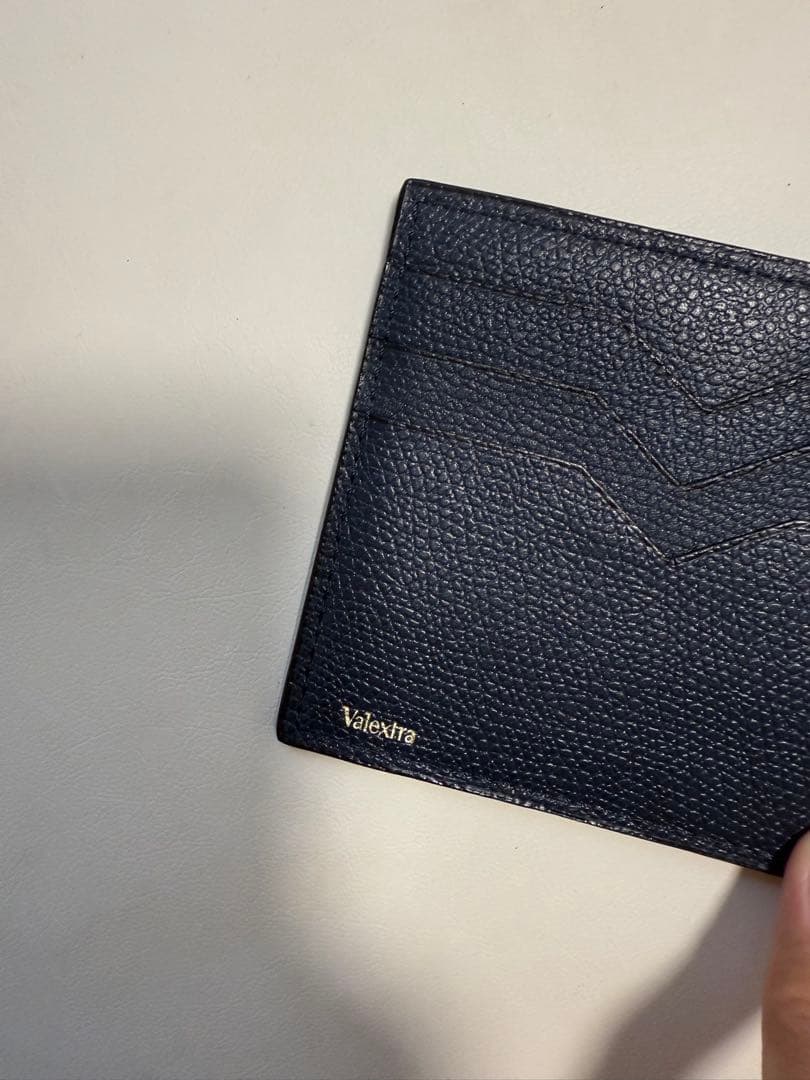 くるよん　Valextra ネイビー 二つ折り財布