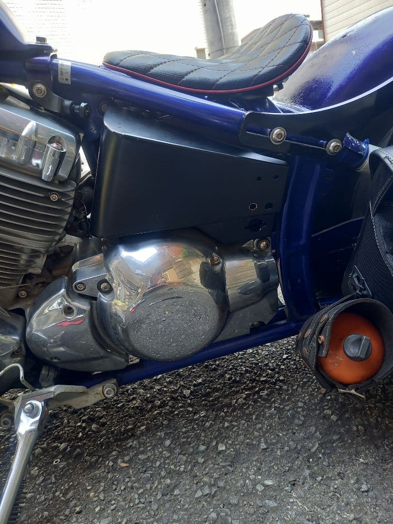 ドラッグスター400　社外　サイドカバー