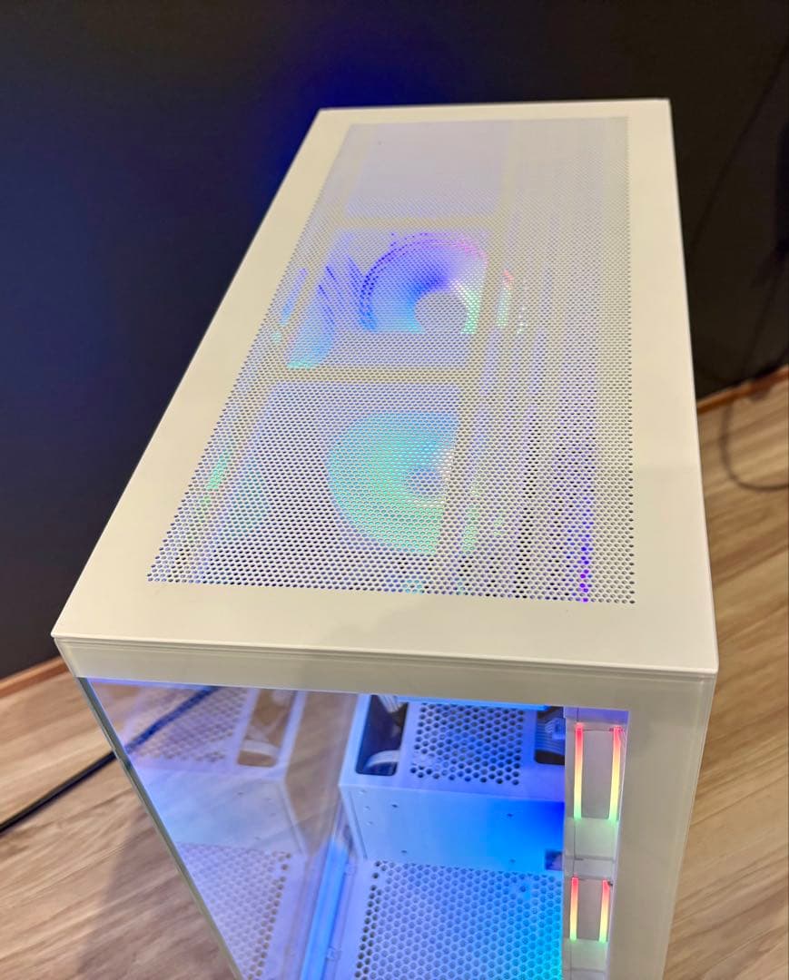 つぶ様　RTX4070　STORM ゲーミングpc i7 13700F