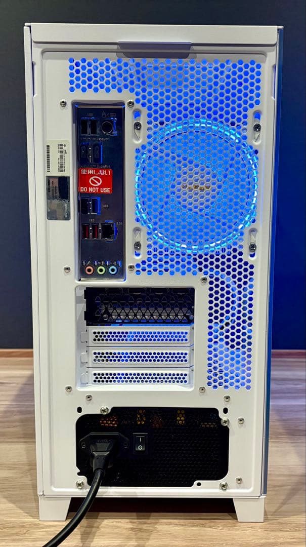 つぶ様　RTX4070　STORM ゲーミングpc i7 13700F