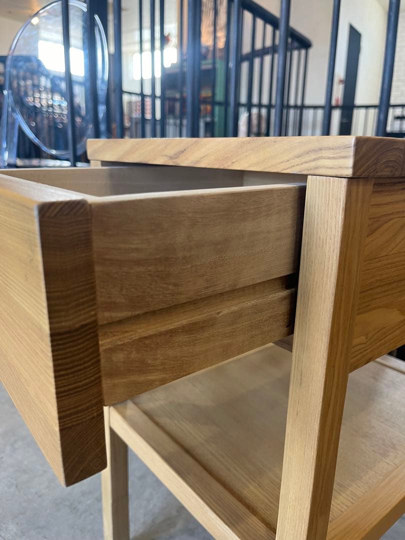 関家具　サイドテーブル