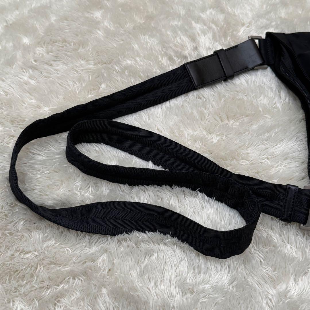 PRADAプラダ 三角ロゴ ショルダーバッグ テスート 黒 サコッシュ