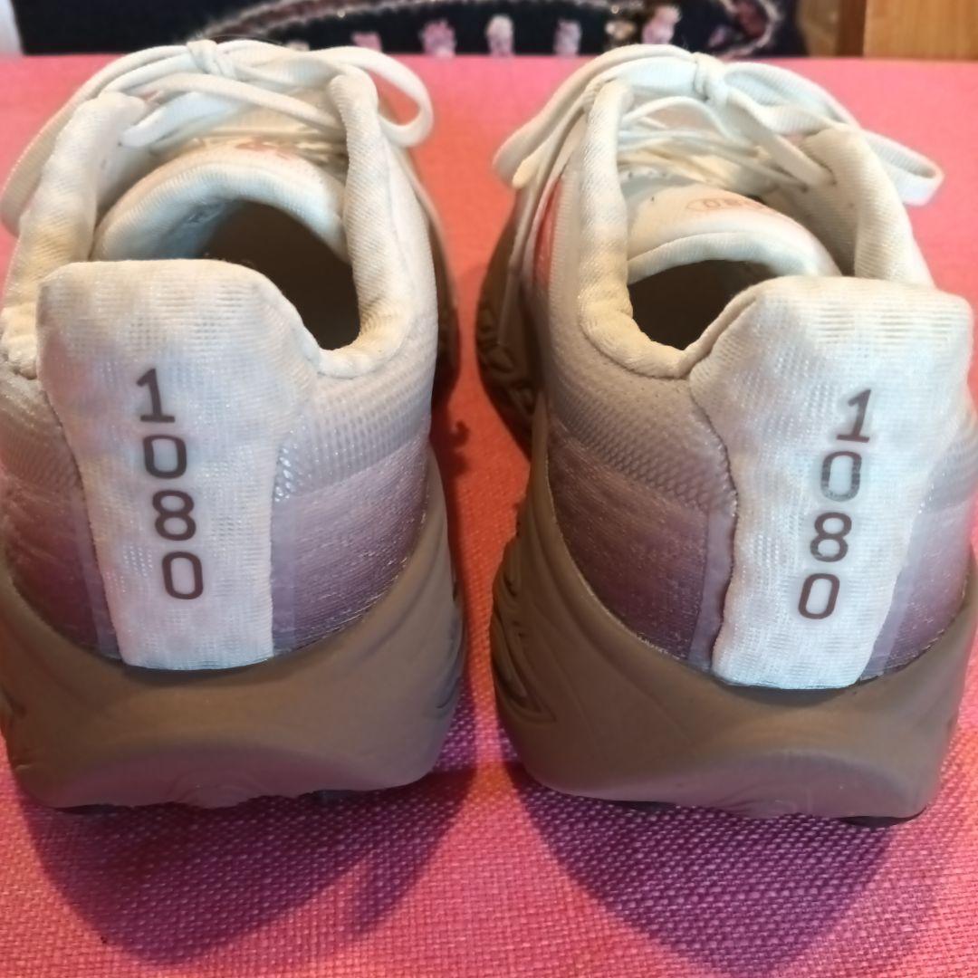 New Balance 1080 Fresh Foam ホワイト