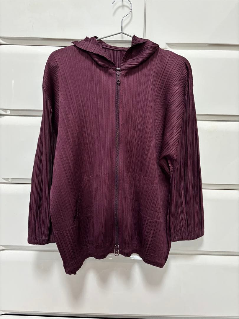 期間限定お値下げ✴︎プリーツプリーズ　バーガンディ フード付きパーカー
