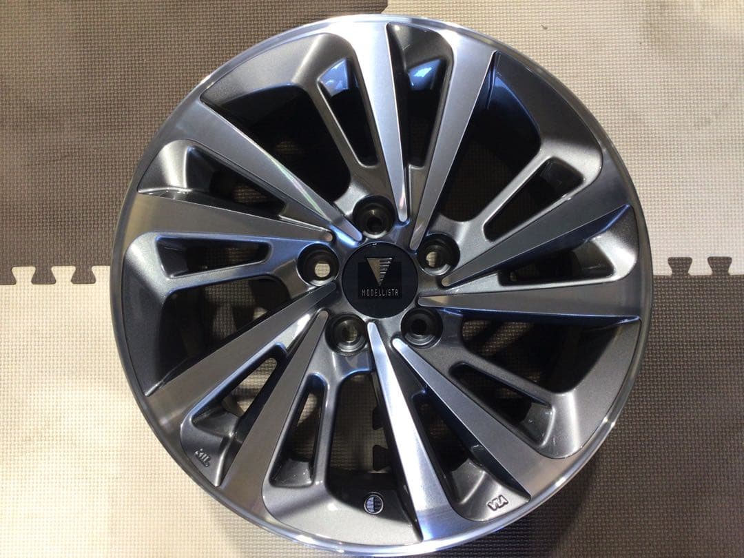 新品 未使用 展示品 モデリスタ スピンエアーⅢ 15インチ 4本 送料込み