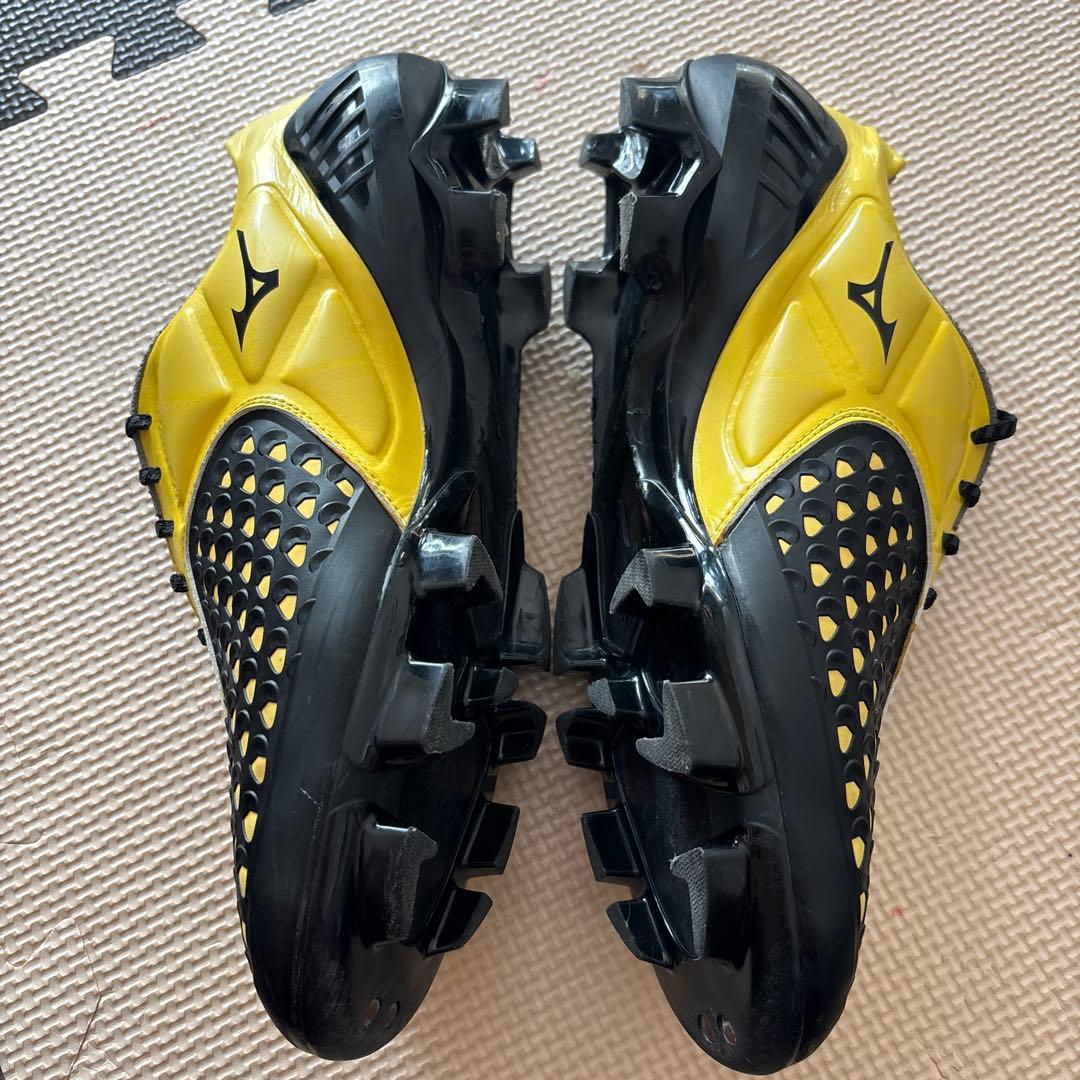 ミズノサッカースパイク　イグニタス　本田圭佑