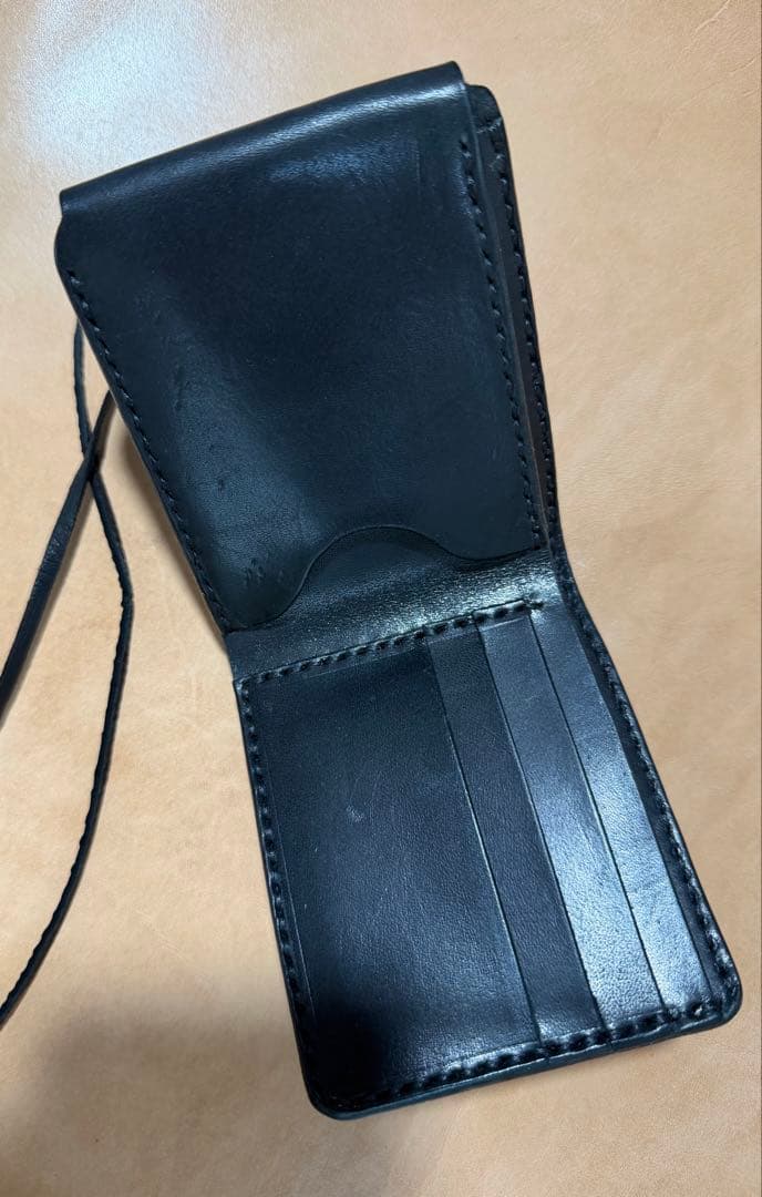 t*i様 ビルフォールドバタフライウォレット　サドルレザー ビーズカラーオーダー