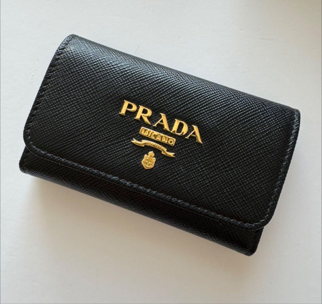 PRADA プラダ 超美品 サフィアーノ 1PG004 キーケース キーリング