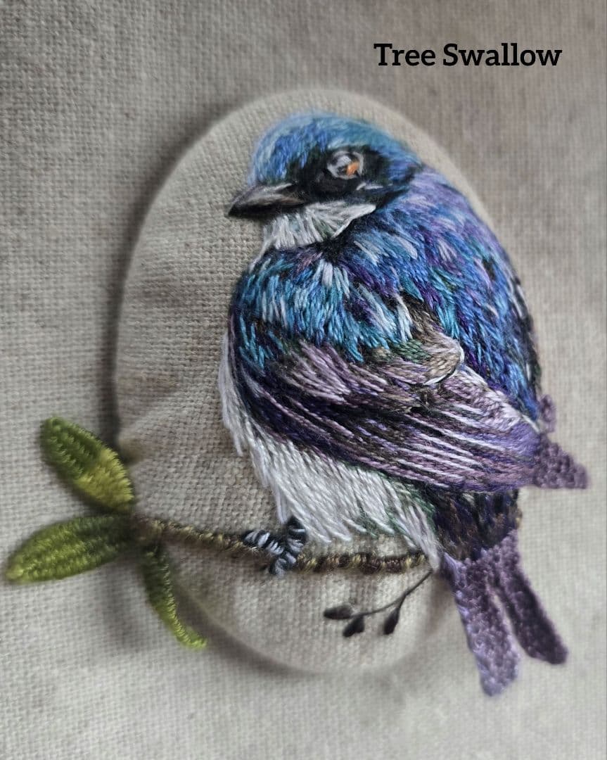 ❁hAnafany❁(専用)くるみボタン 鳥刺繍 ブローチ or ヘアゴム