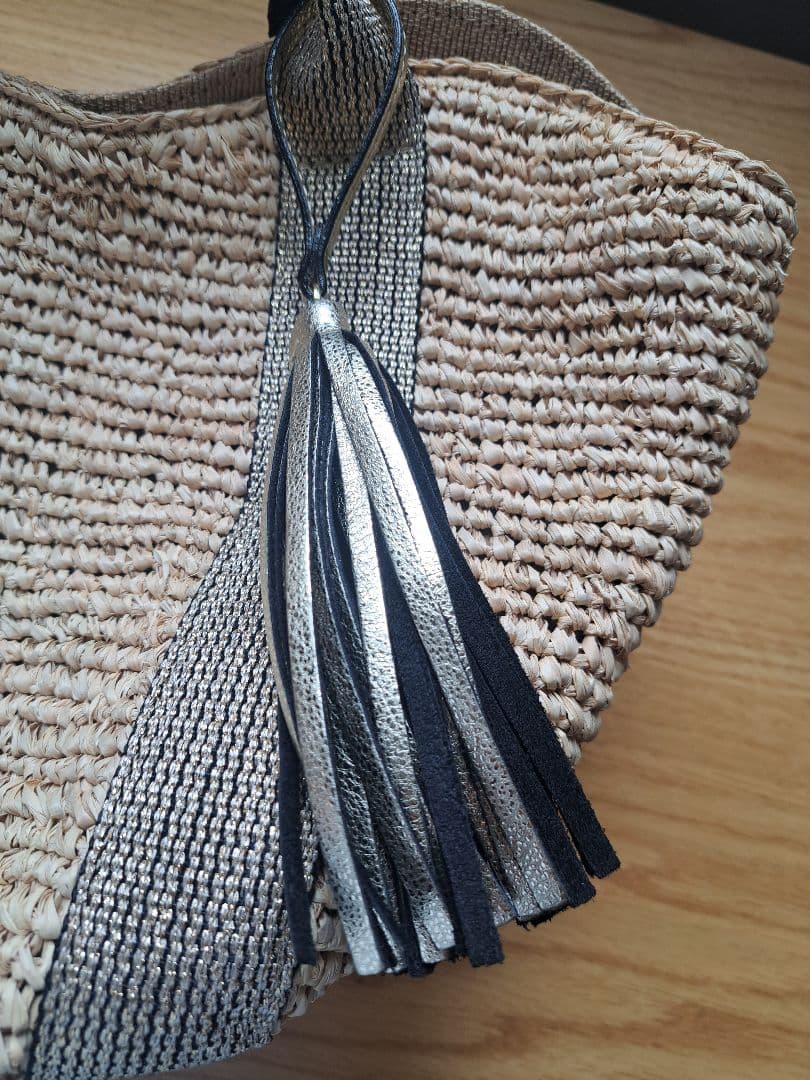 VIOLAd‘ORO ストロー かごバッグ タッセル付き