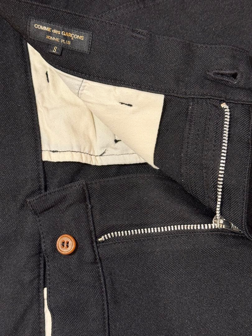 コムデギャルソンオムプリュス パンツ 黒 Sサイズ AD2018