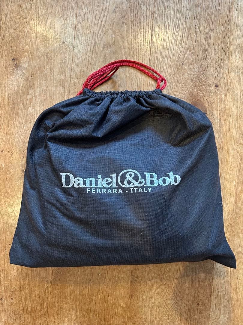 Daniel & Bob ダークブラウン レザー バッグ