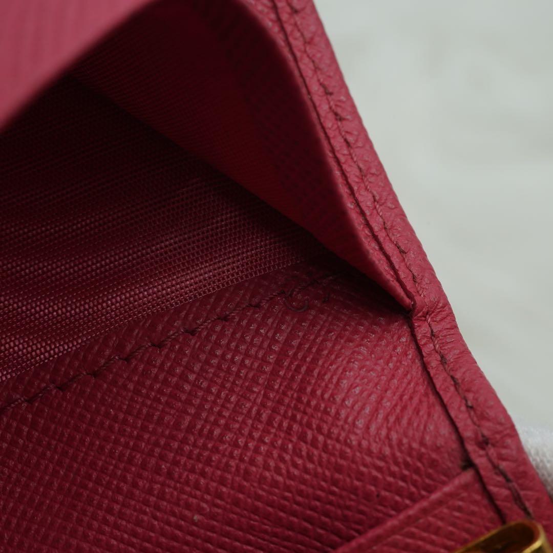 極美品　箱付き　PRADA プラダ　キーケース　サフィアーノレザー　ピンク