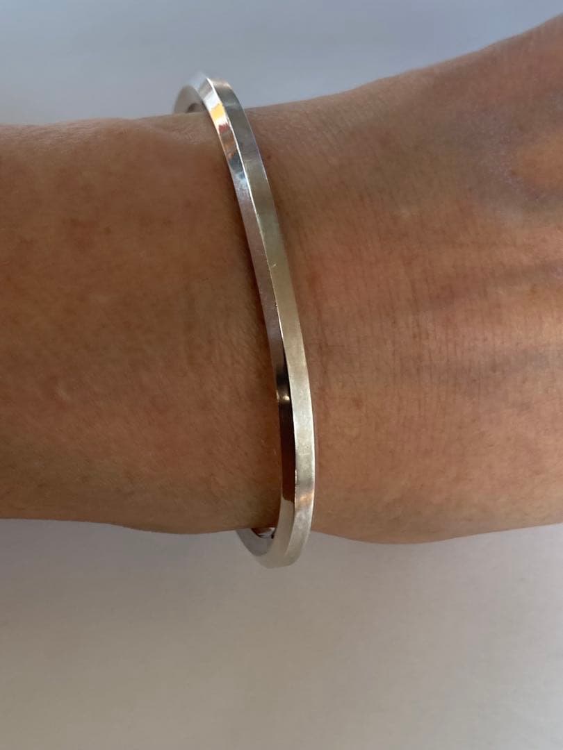 silver950の6角形バングルサティーヌ仕上げ