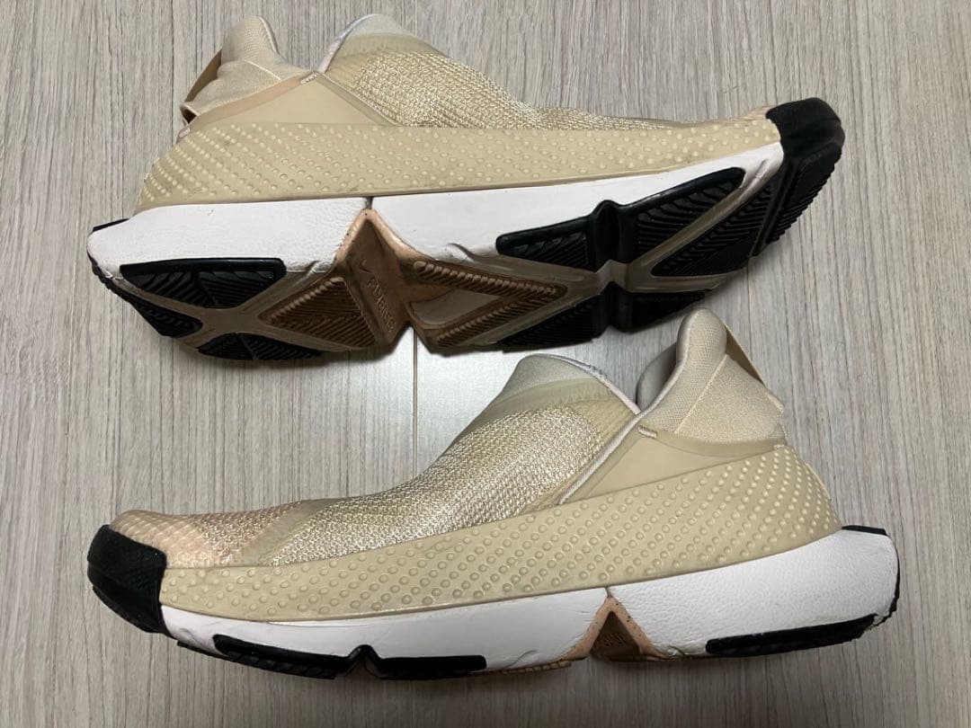 【美品】ナイキ ゴーフライイーズ 25cm