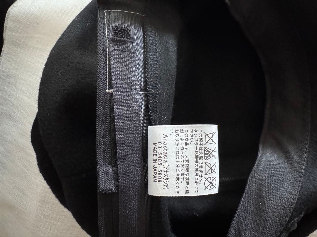 アナスタシア　黒ビーズ刺繍バケットハット