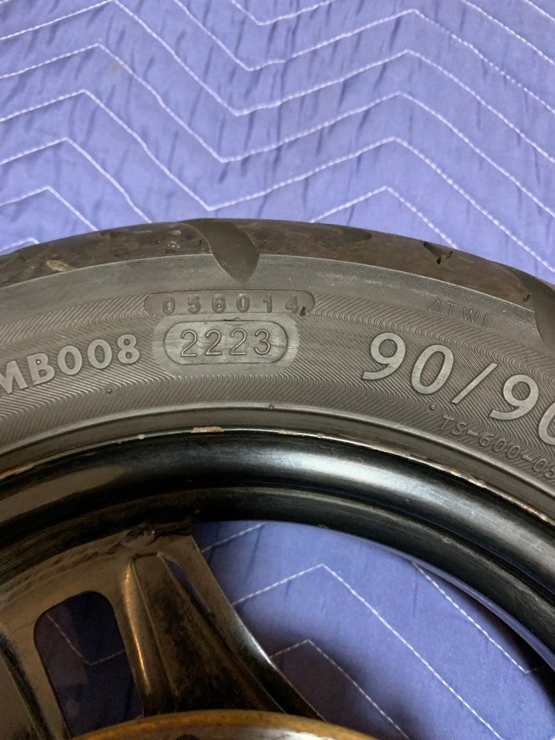 アドレスv125s フロントホイール、タイヤセット