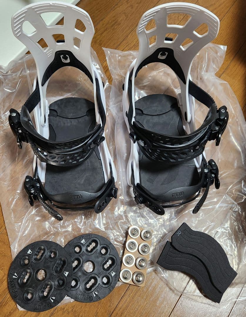 FLUX EM Sサイズ スノーボード ビンディング バイン 23-24