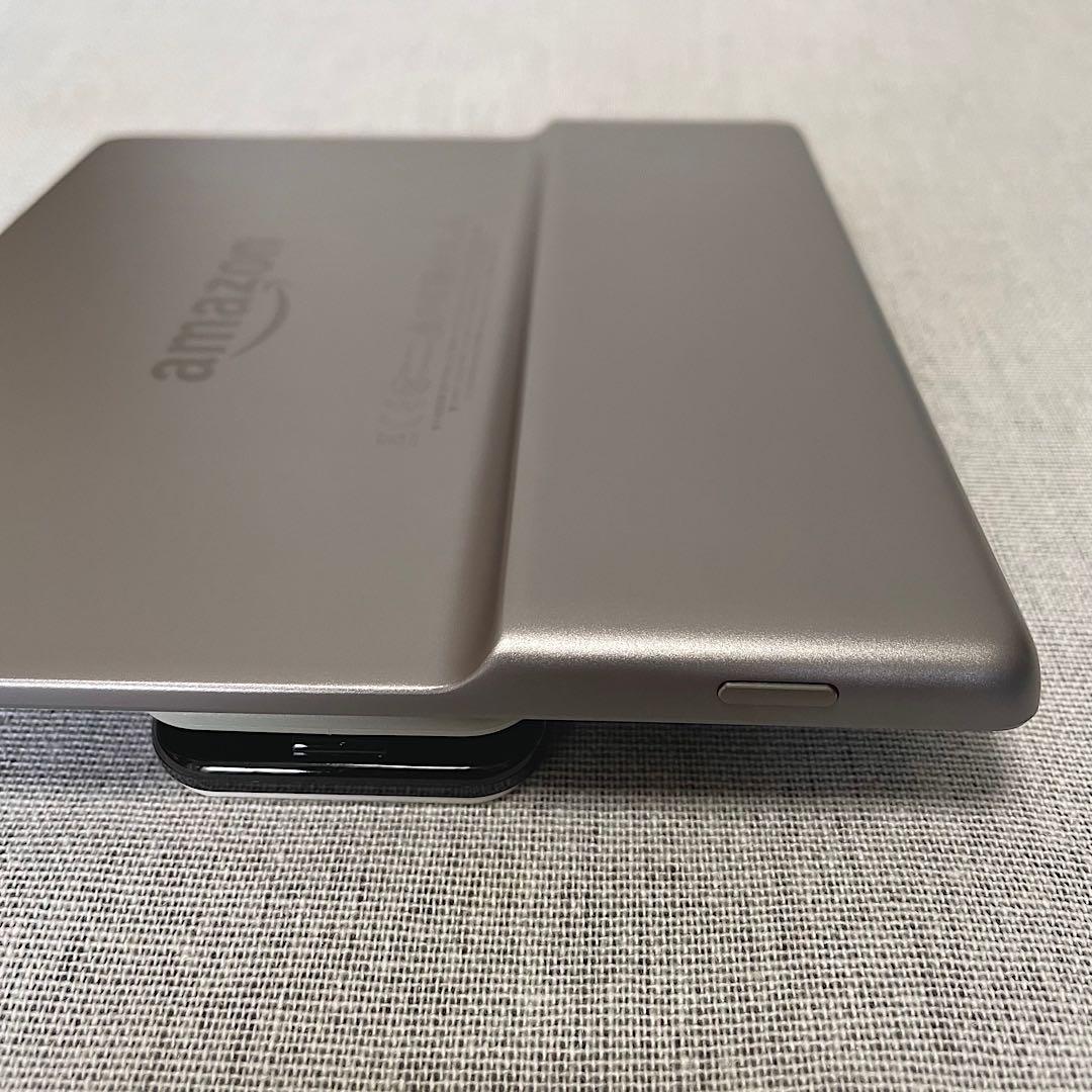 美品 Kindle Oasis 第10世代 32GB 色調調節ライト／純正カバー