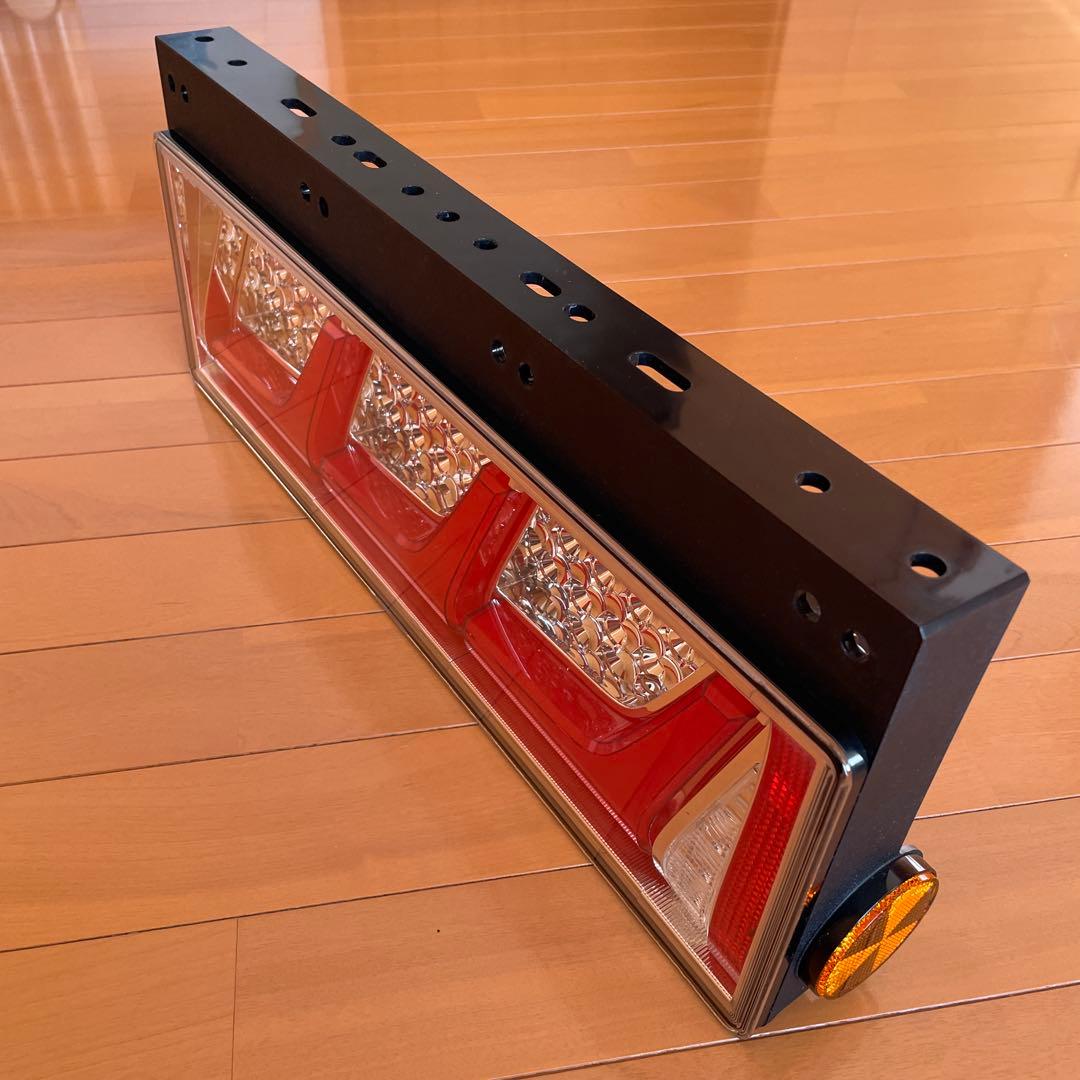 小糸製 LEDテールランプ 左右セット ノーマルターン 【新車外し】