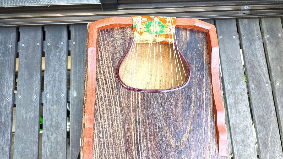 十三絃箏=琴　と　琴柱