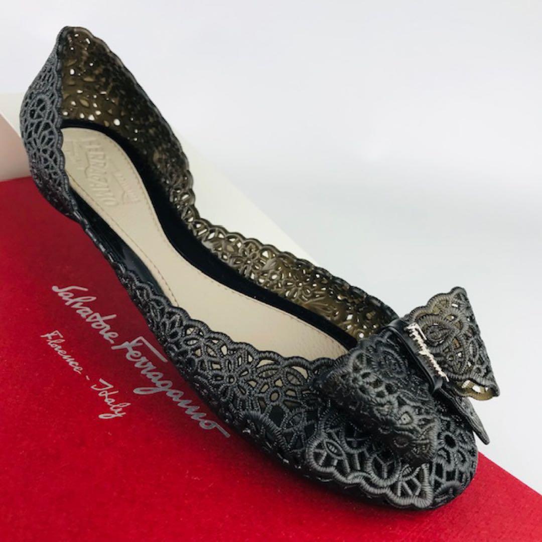 新品未使用★サルヴァトーレフェラガモ・メタルロゴ ラバー フラットシューズ(6)