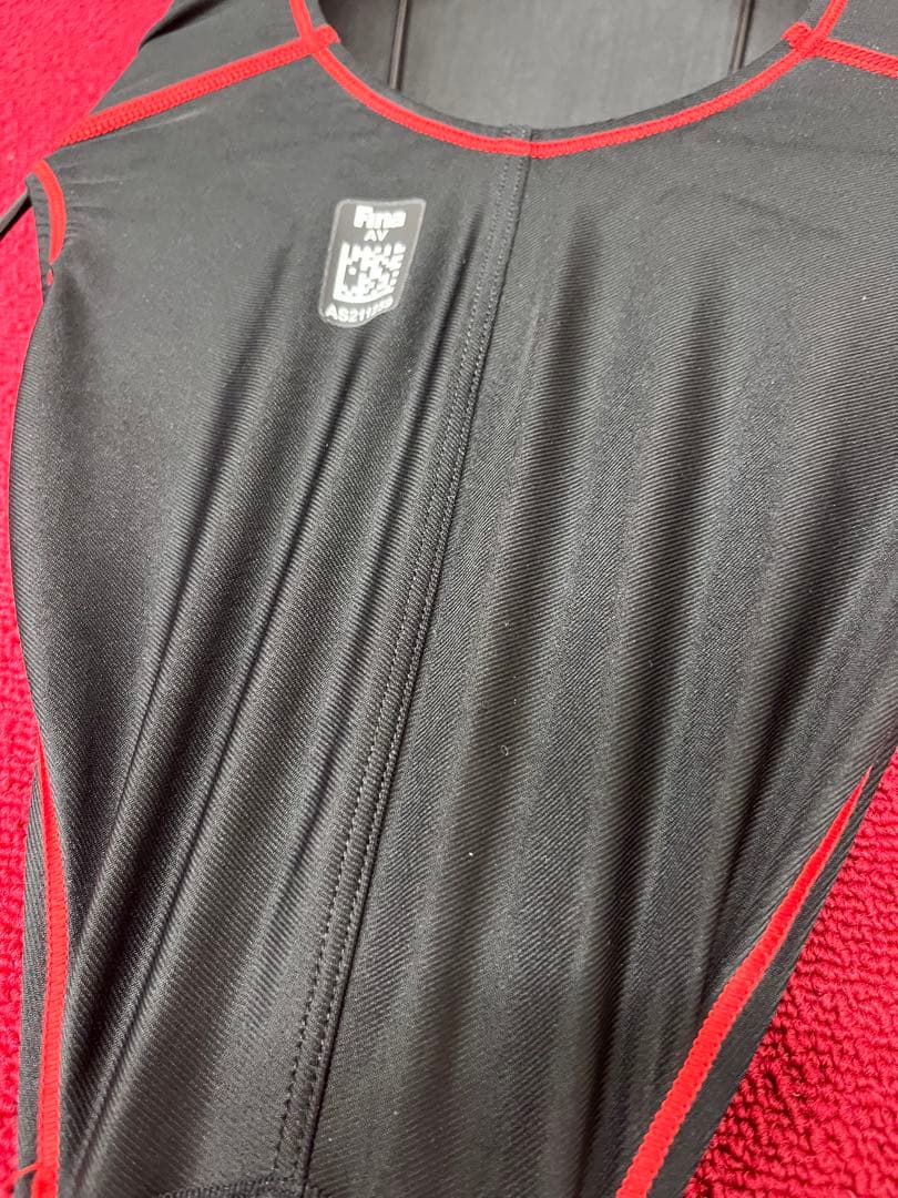 ☺*︎様 アシックス水着　競泳水着　ハイレグ　サイズM 黒赤　中古品　黒