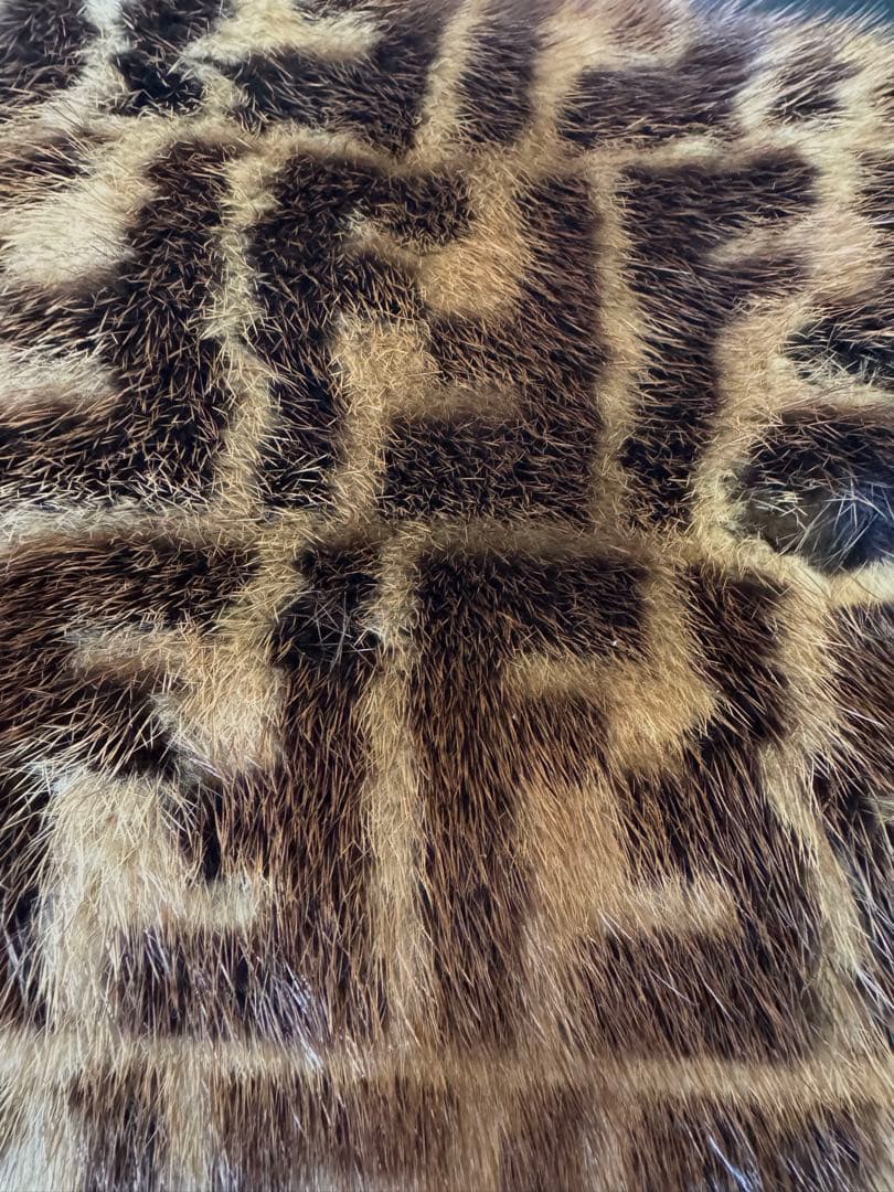 FENDI ズッカ柄 ミンク　マフラー　未使用品！