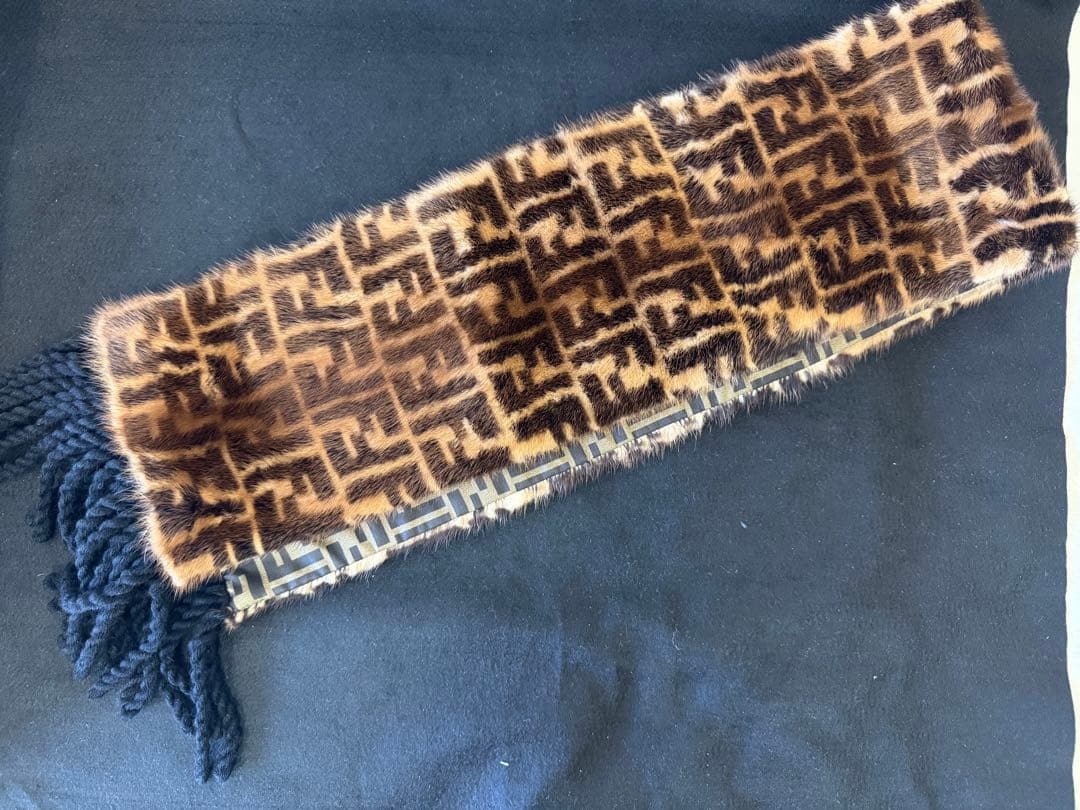 FENDI ズッカ柄 ミンク　マフラー　未使用品！