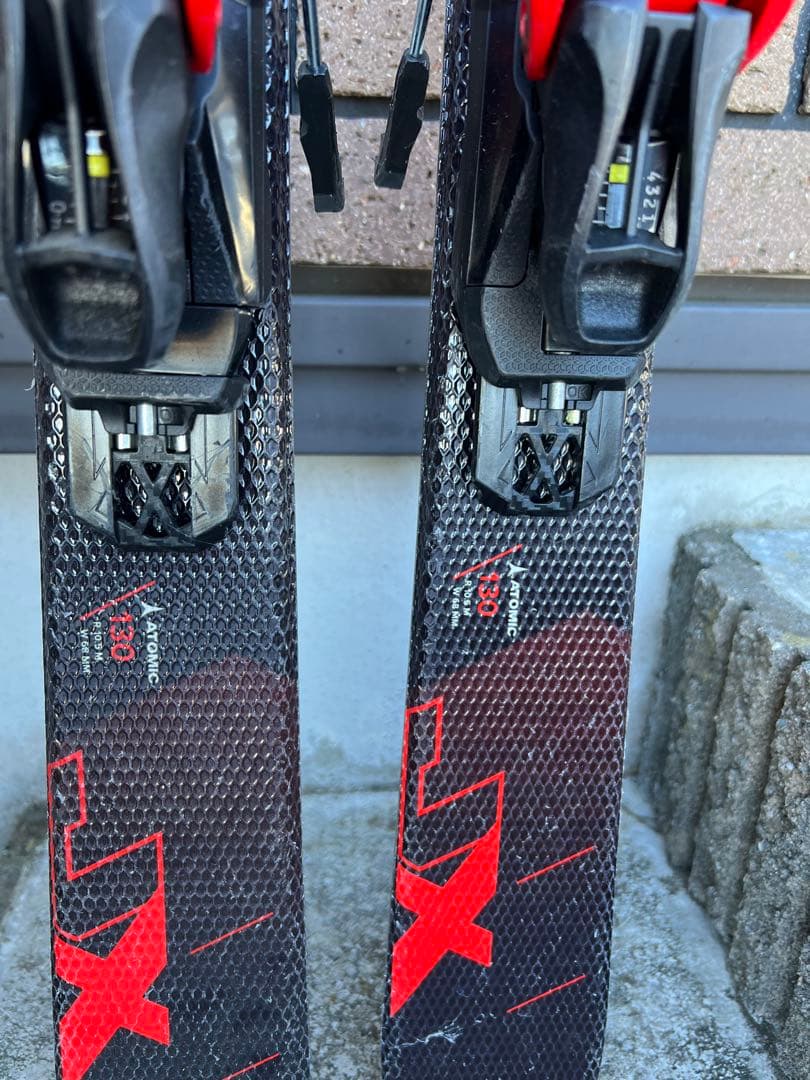 ATOMIC スキー板 GRIPWALK 黒/赤