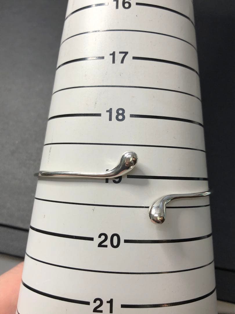 Tiffanyティファニー　ティアドロップ　バングル　sv925