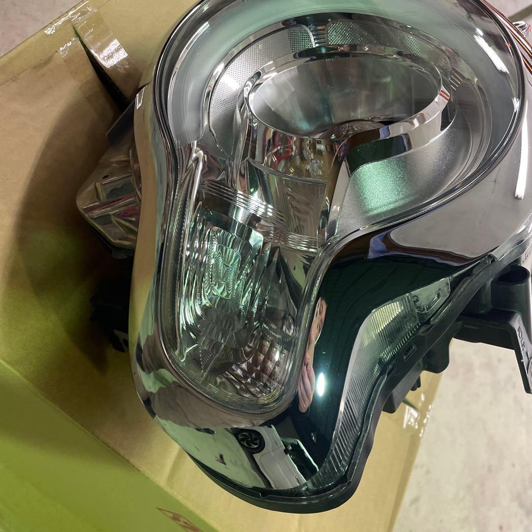 クロスビー　MN71S 左純正LEDヘッドライト　35320-76R62