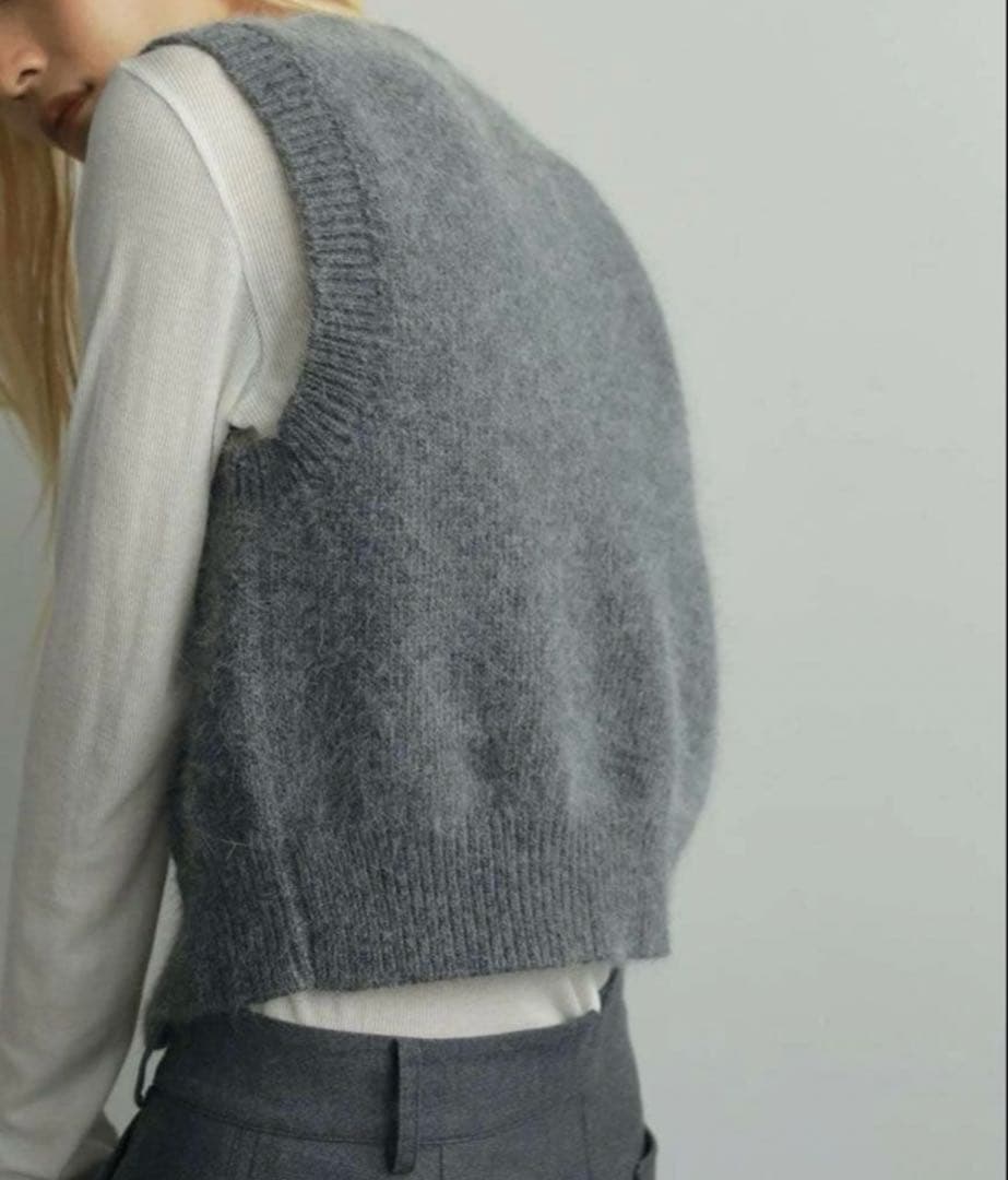 値下【anuke】 Crewneck Botton Vest グレー