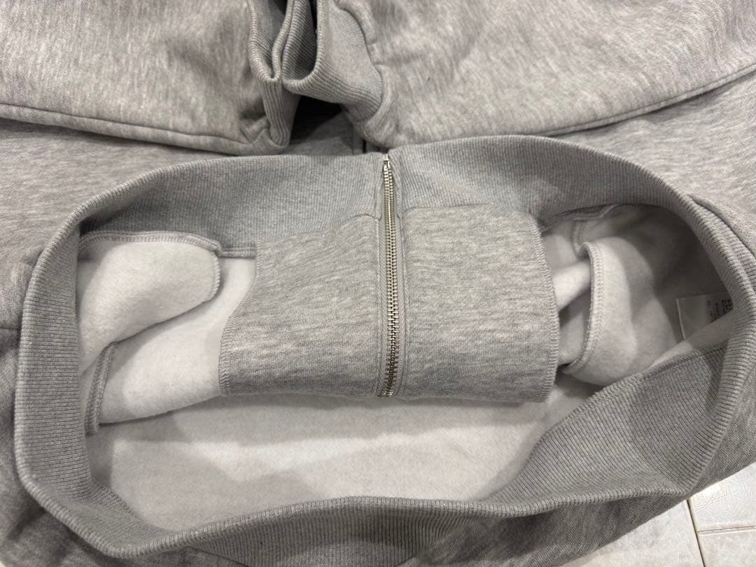 【美品】❤️Ｄaｒiｃｈ❤️アップリケＤＤロゴパーカー（ＧＲＹ）グレー