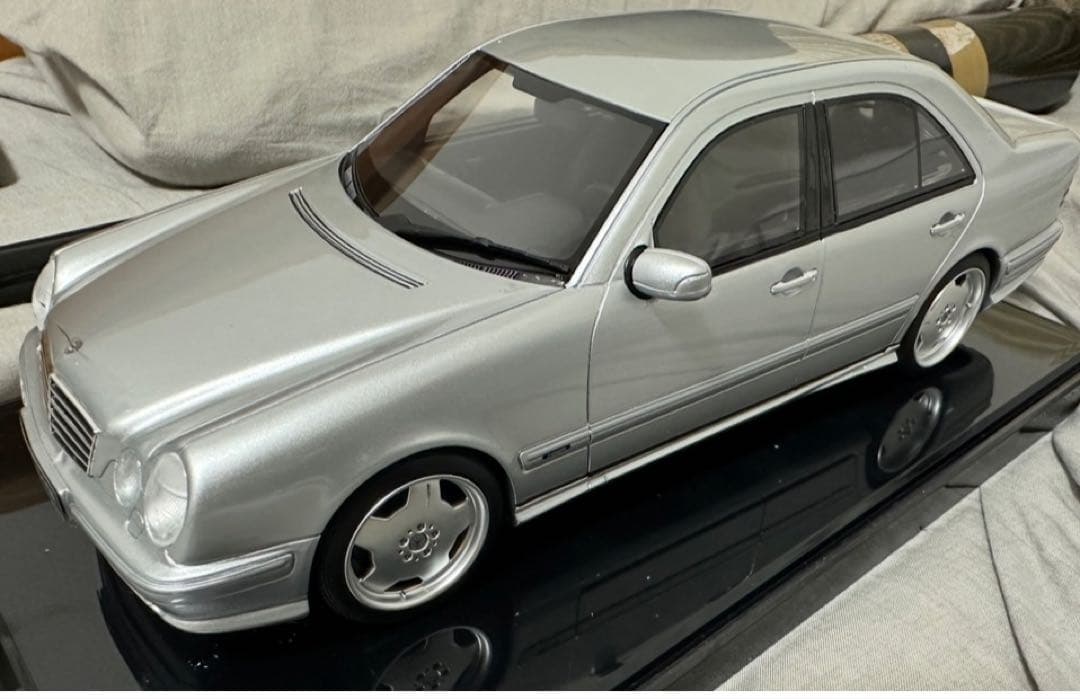 OTTOMercedes-Benz AMG シルバー ミニカー 1/18