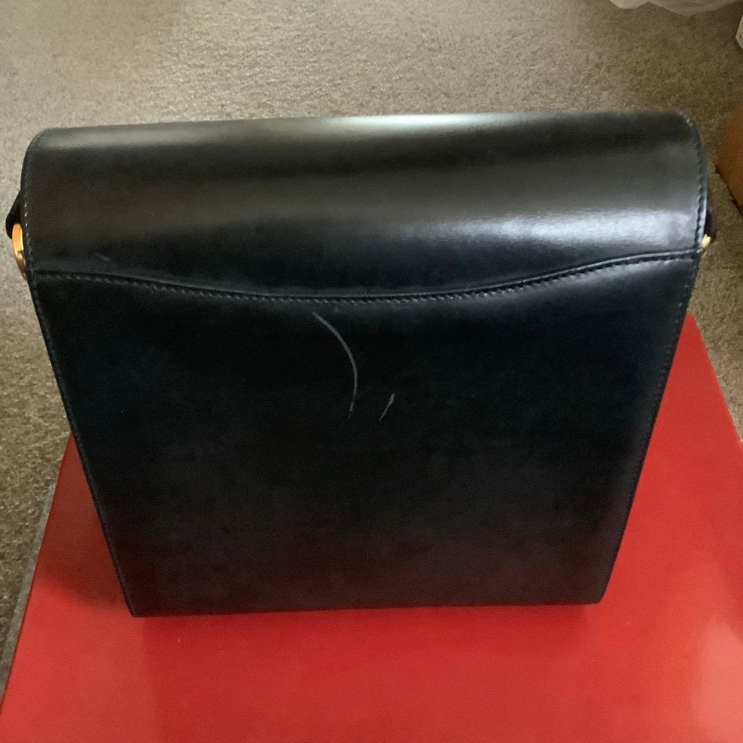フェラガモ　ショルダーバッグ