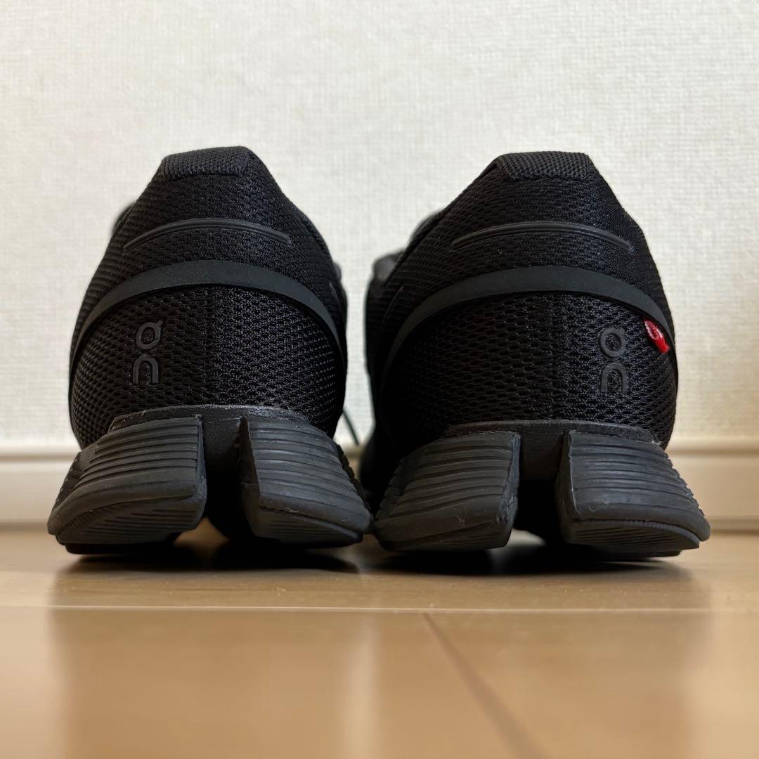 On ランニングシューズ Cloud All Black