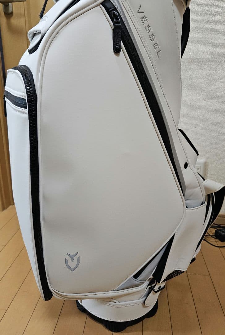 【美品】ベゼル　ホワイト キャディバッグ　 prime スタッフ　10インチ