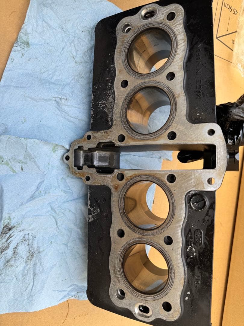 ゼファーχ シリンダー 2005年式 実働車取り外し