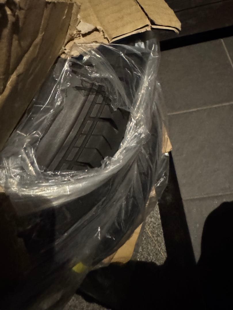 ハイエース　純正タイヤ　4本セット